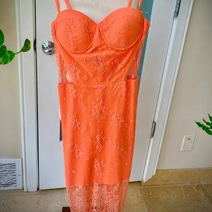 ** Bebe Peach/Light Orange Lace Midi Dress with adjustable Spaghetti Straps. XS